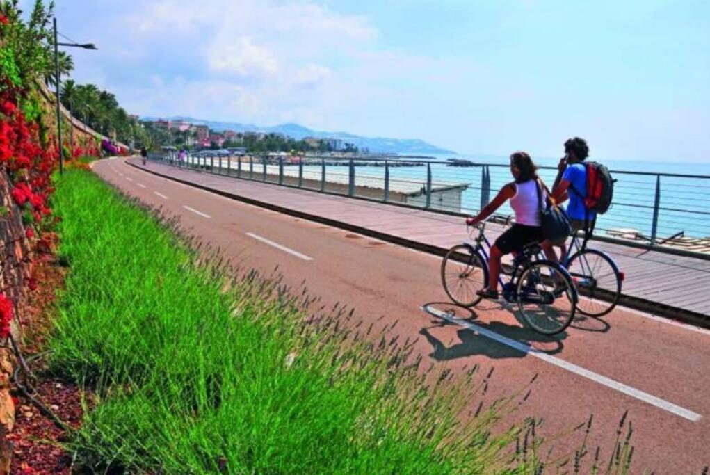 Appartamento 50 Mt Mare Con Parcheggio Riservato Riva Ligure Zewnętrze zdjęcie